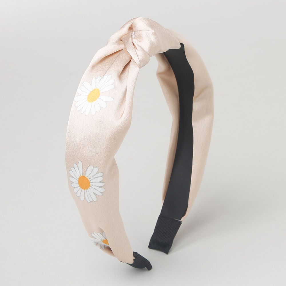 

dress your little girl in this lovely accessories and make