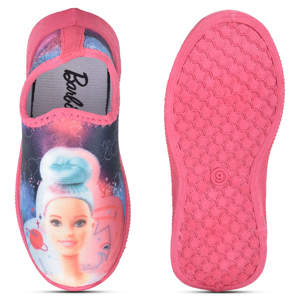 

features upper material lycra sole material pvc the actual product