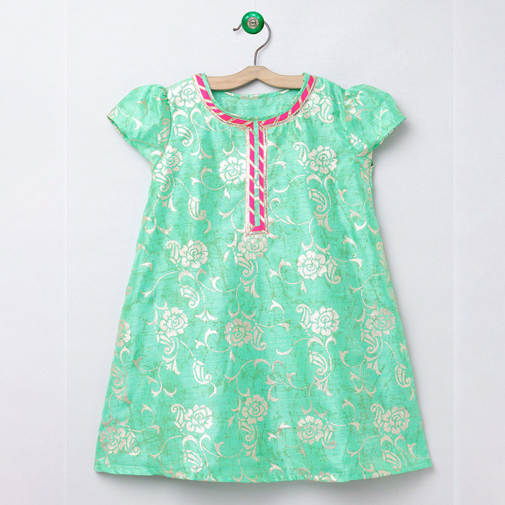 

features material polyester the actual product may differ slightly in