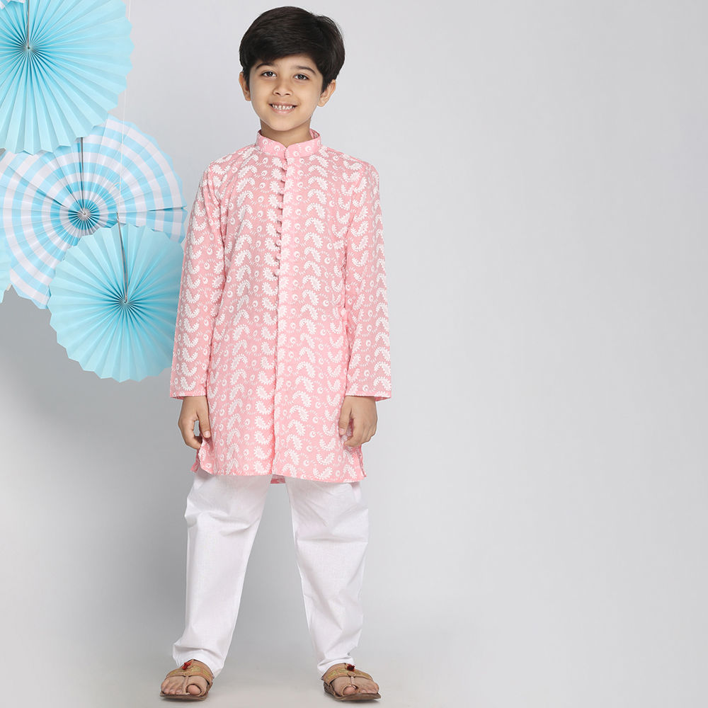 

features material silk the actual product may differ slightly in