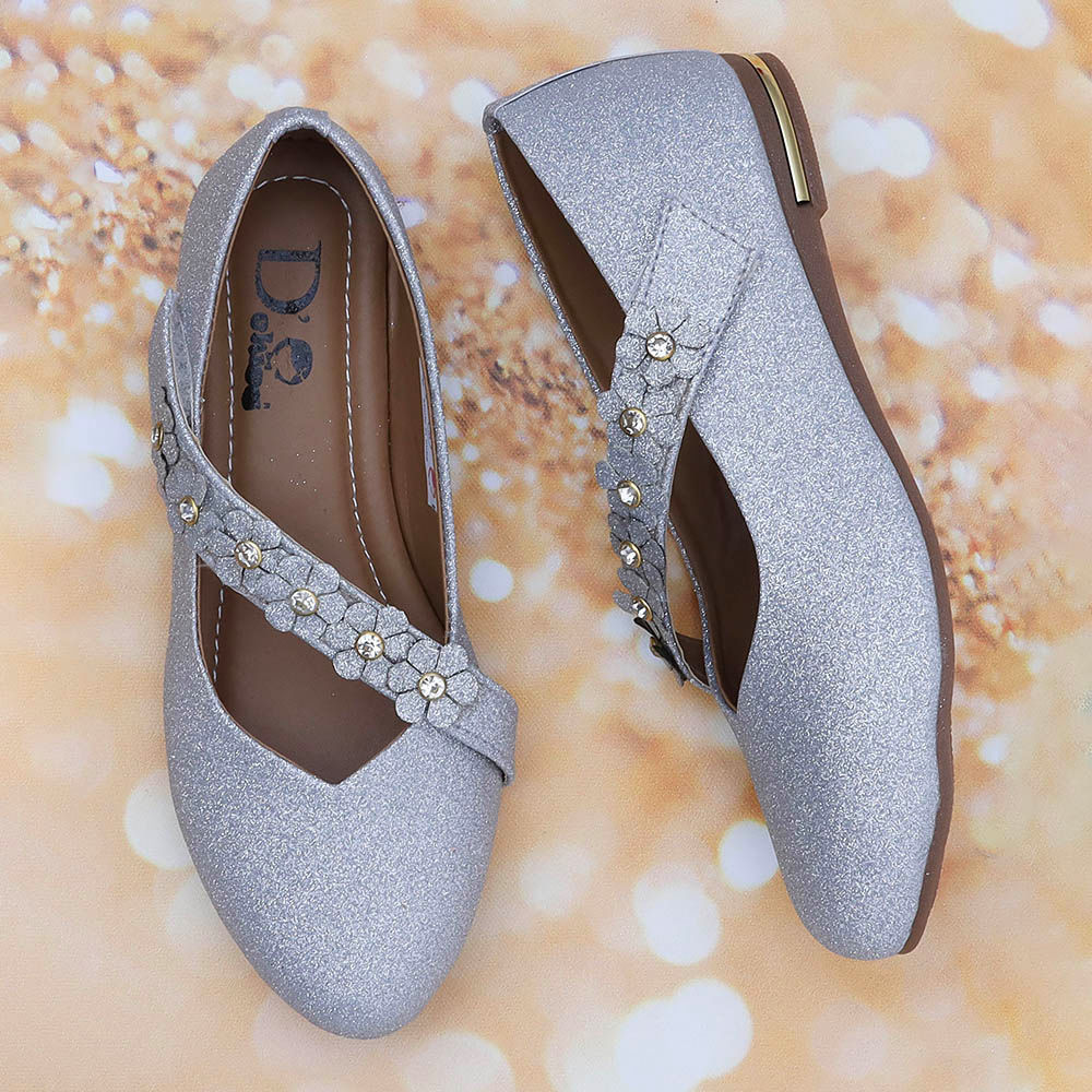 

features outer material synthetic leather sole material pu the actual