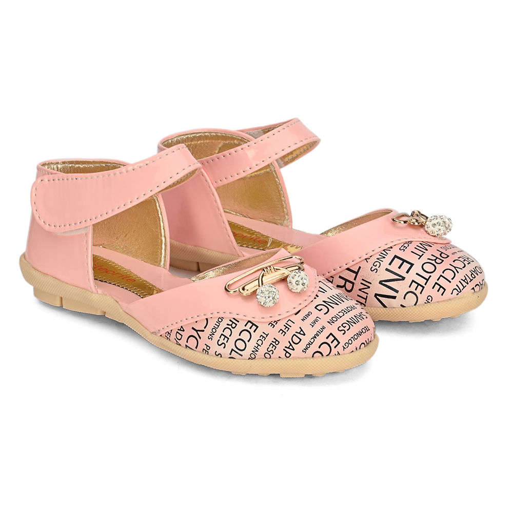 

features material synthetic leather the actual product may differ slightly