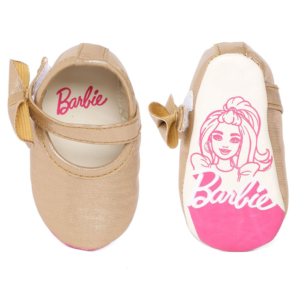 

features upper material fabric sole material fabric the actual product