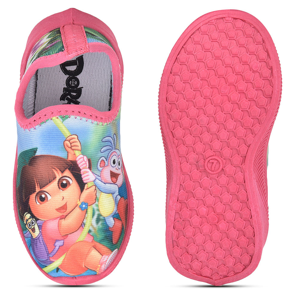 

features upper material lycra sole material pvc the actual product