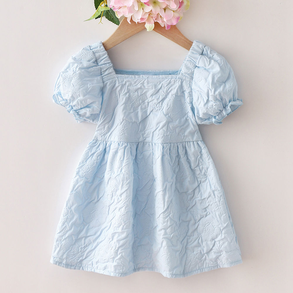 

features material 100 polyester the actual product may differ slightly