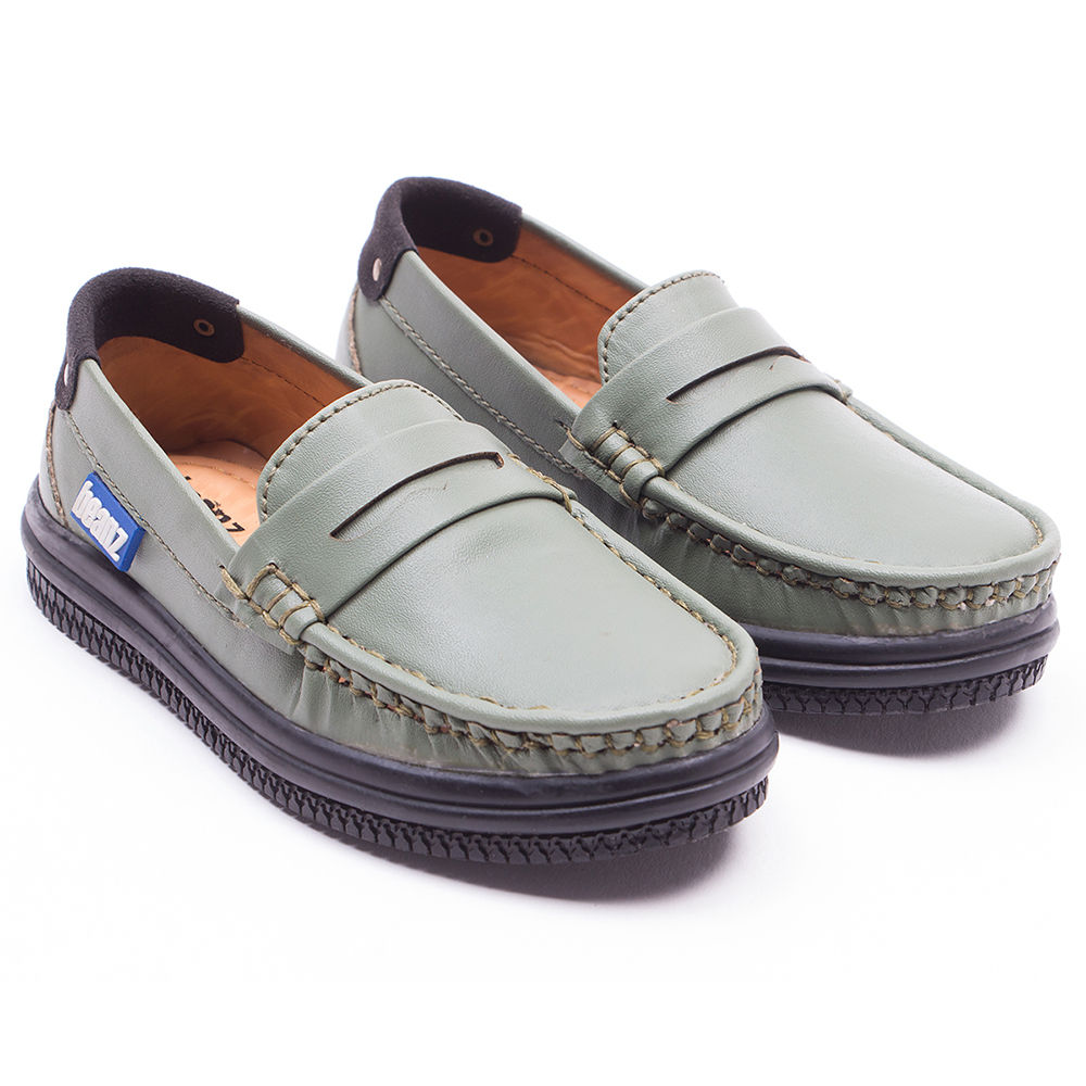 

features upper material fox leather sole material synthetic sole the