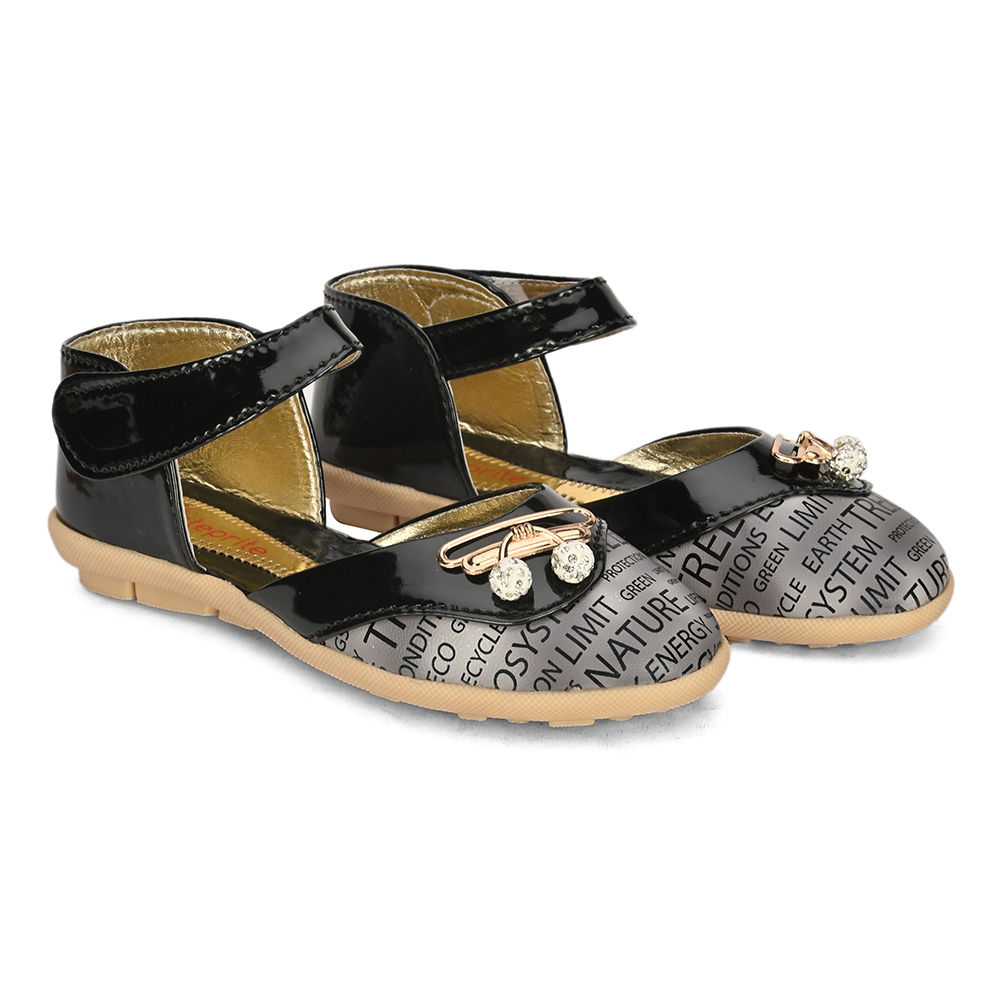 

features material synthetic leather the actual product may differ slightly