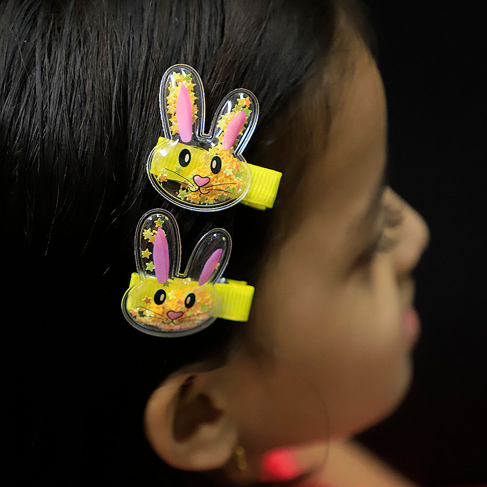 

yellow bunny clip