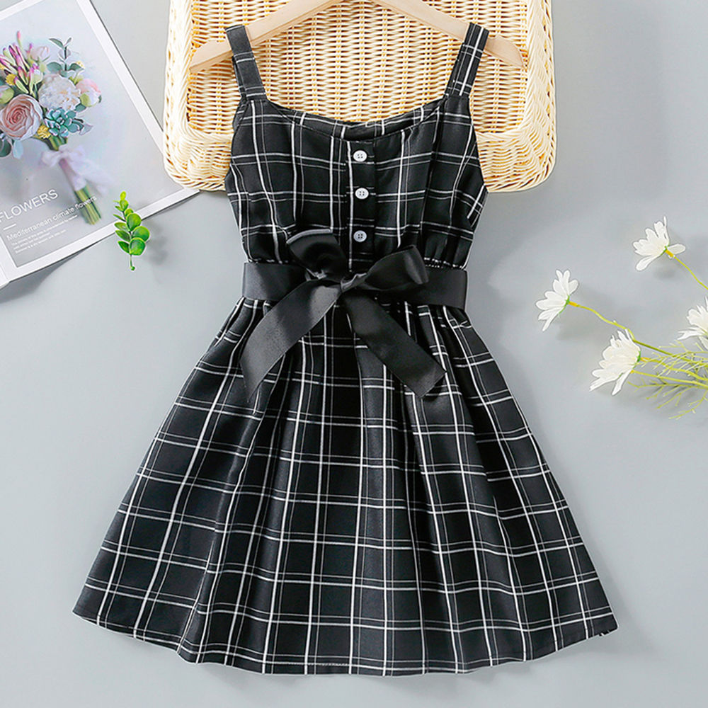 

features material 100 polyester the actual product may differ slightly
