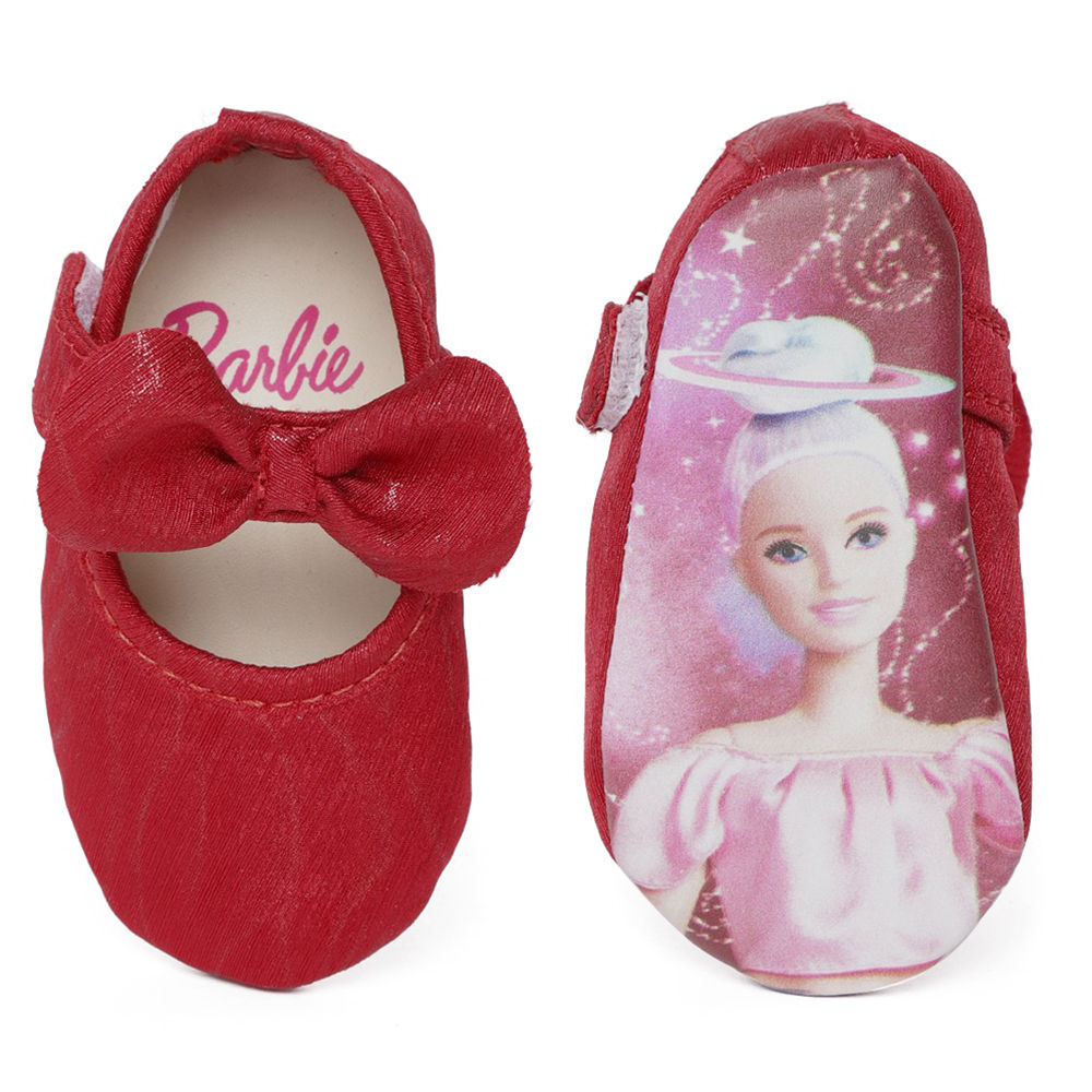 

features upper material fabric sole material fabric the actual product
