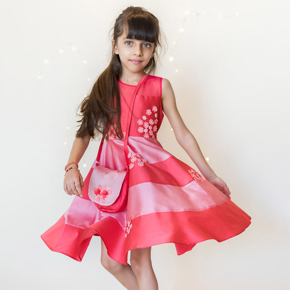 

features material polyester the actual product may differ slightly in