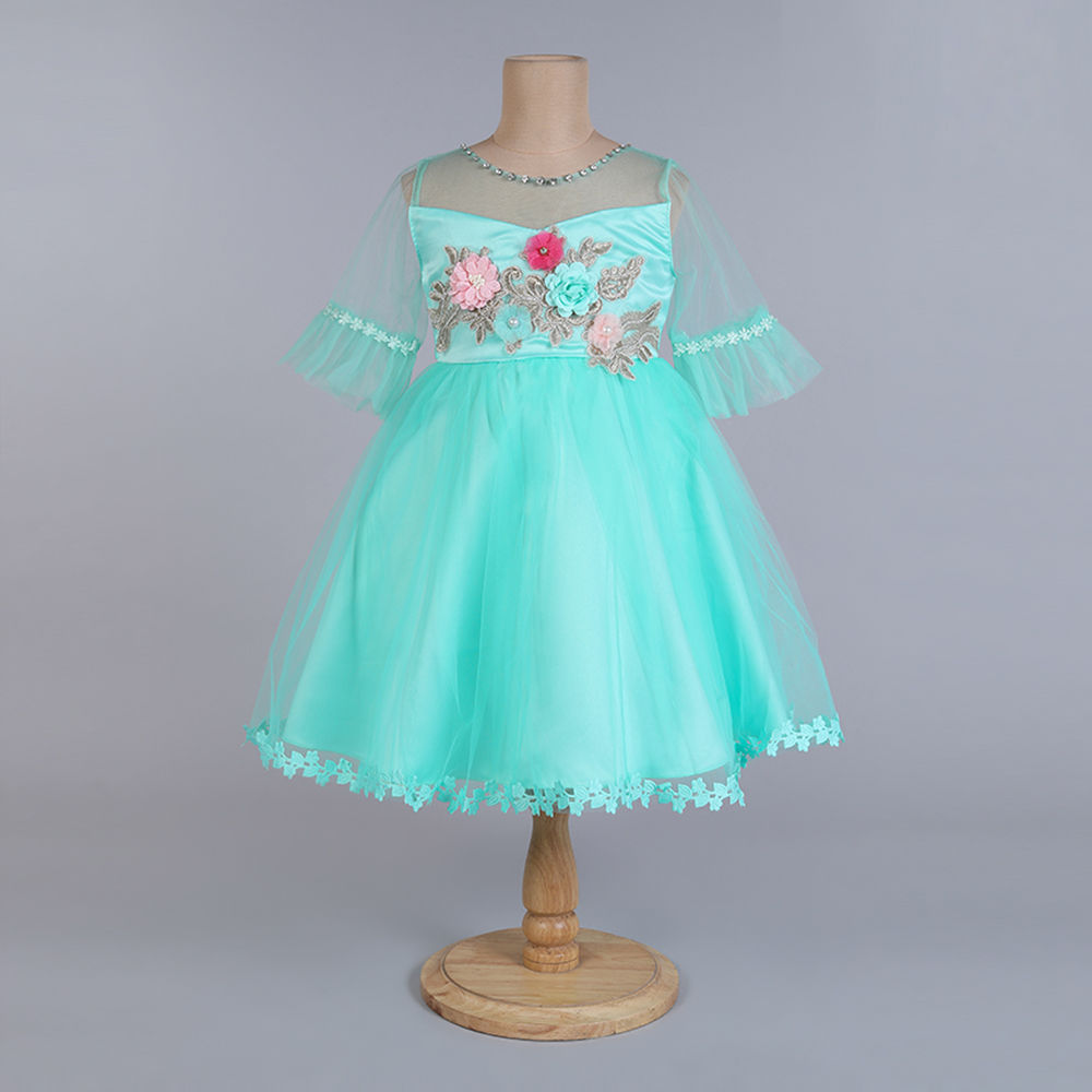 

features material 35 viscose and 65 polyester the actual product