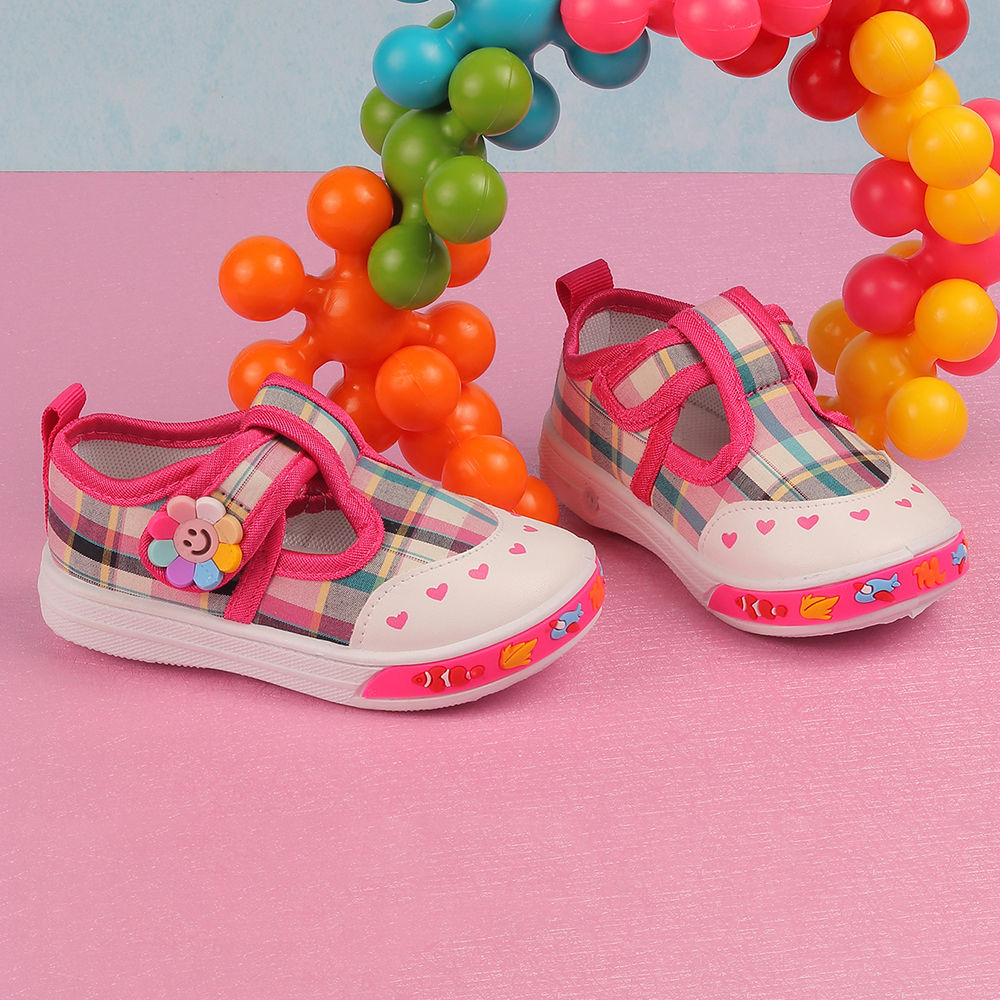 

features upper material slipons sole material canvas the actual product