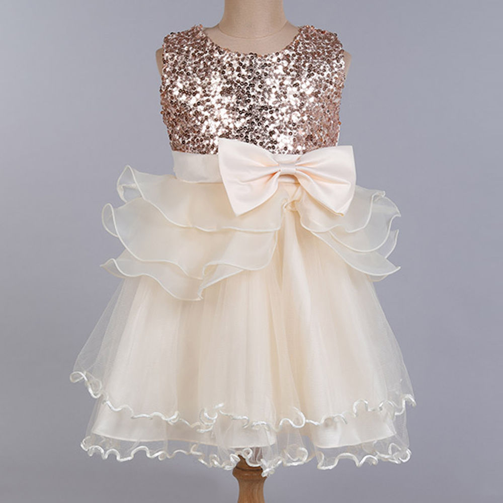 

features material 100 polyester the actual product may differ slightly