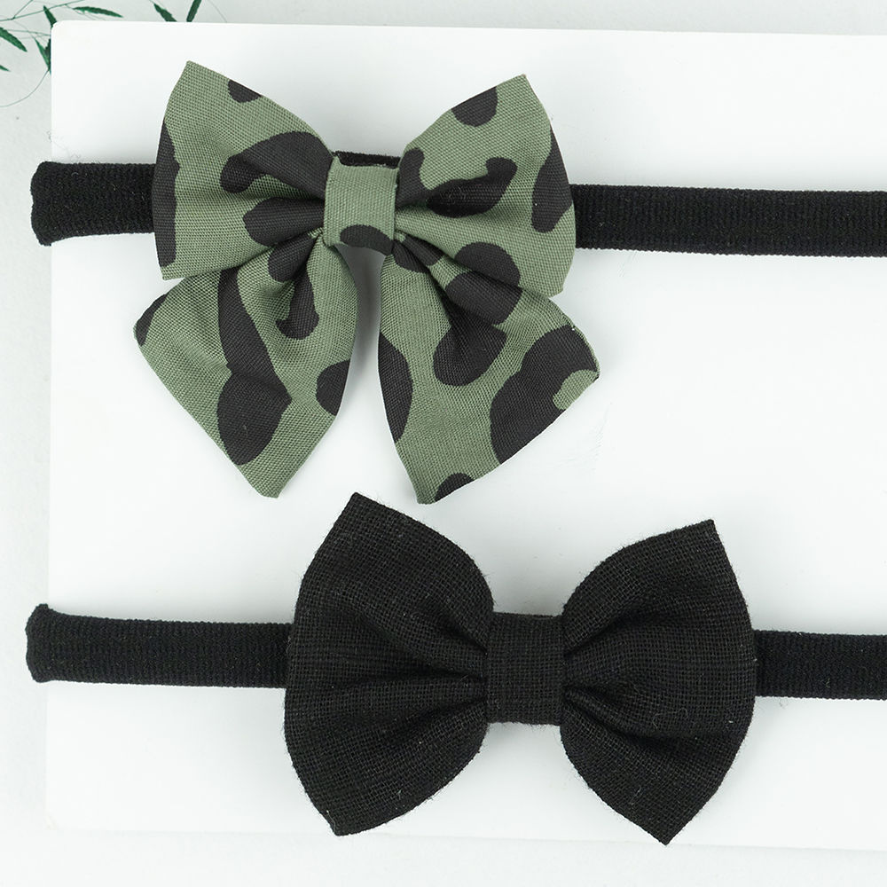 

sweet and simple handmade bow set made out of a
