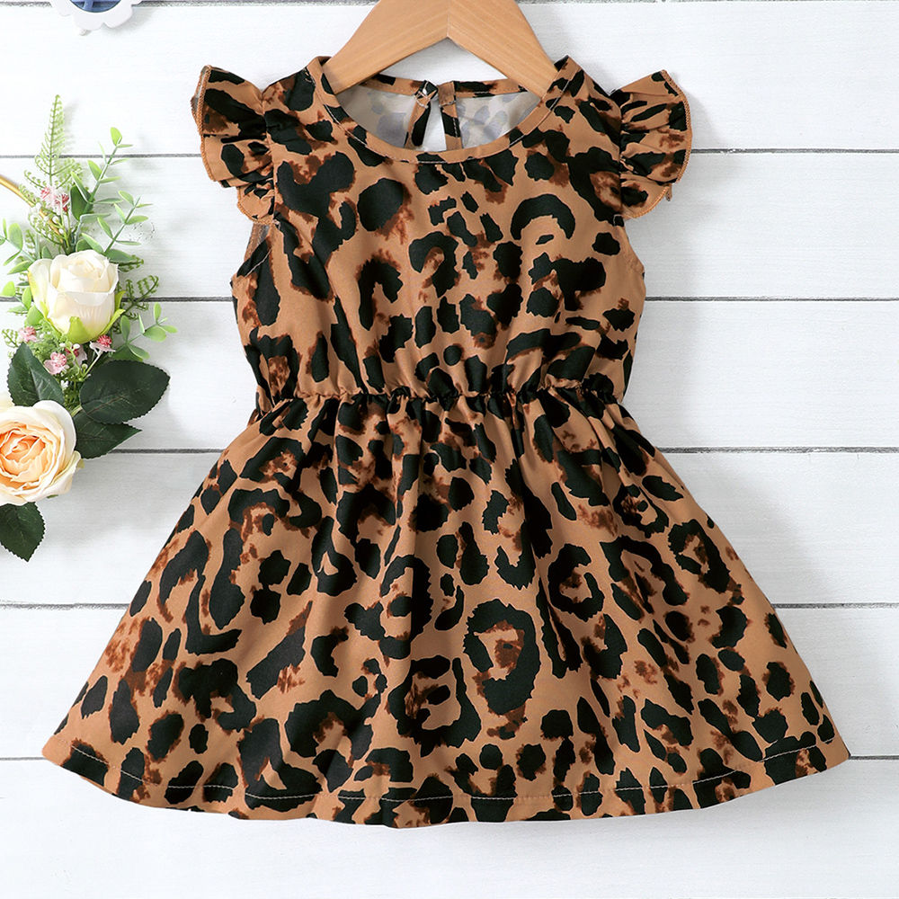 

features material 100 polyester the actual product may differ slightly