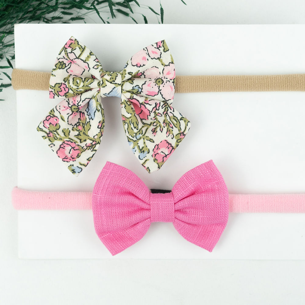

sweet and simple handmade bow set made out of a