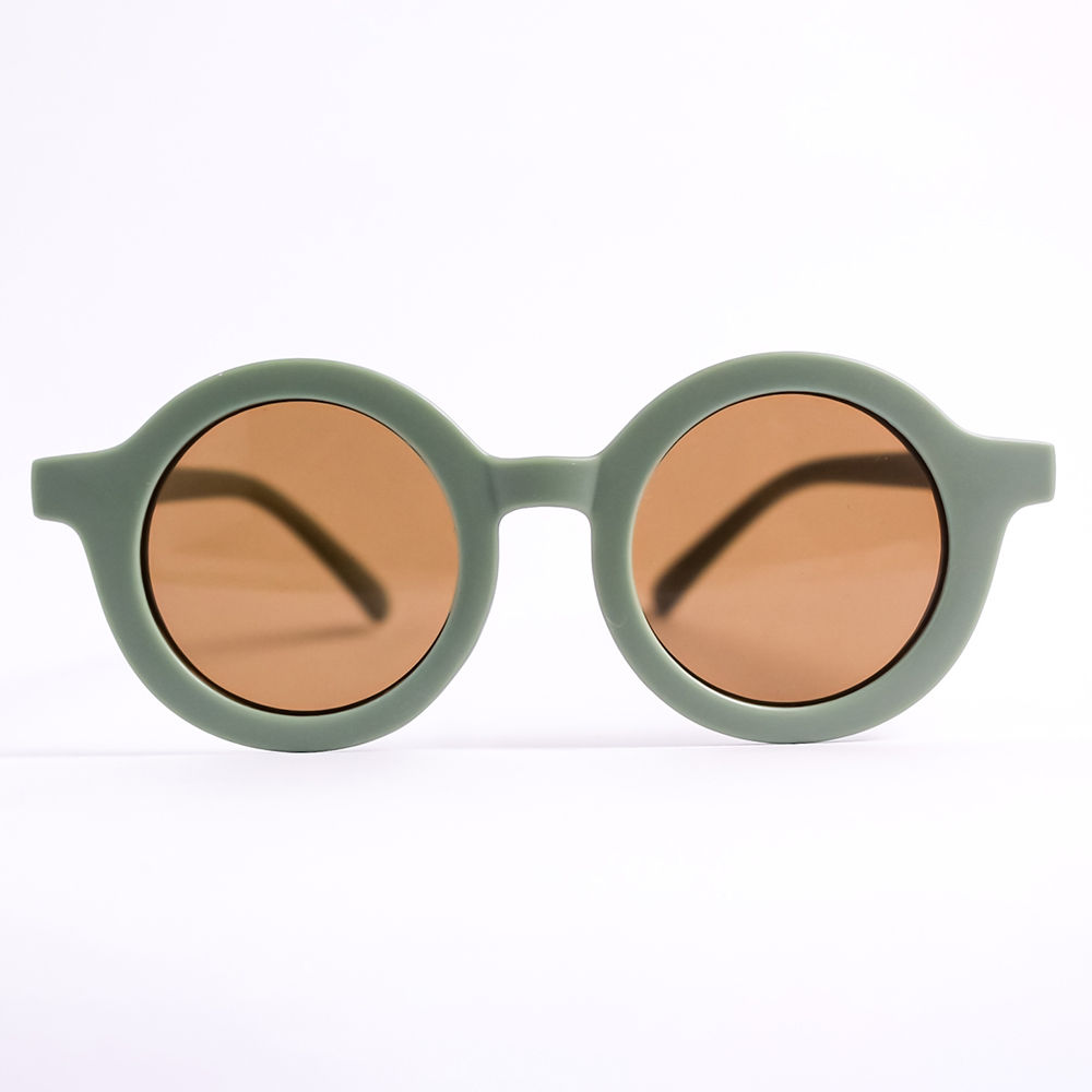 

round sunglass for kids lovingly made out of bpa free