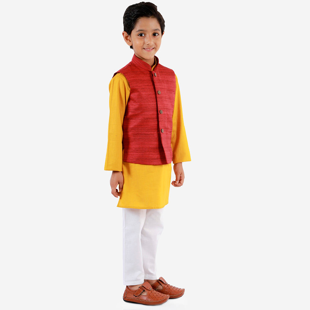 

features material silk the actual product may differ slightly in