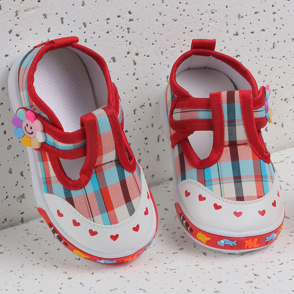 

features upper material slipons sole material canvas the actual product