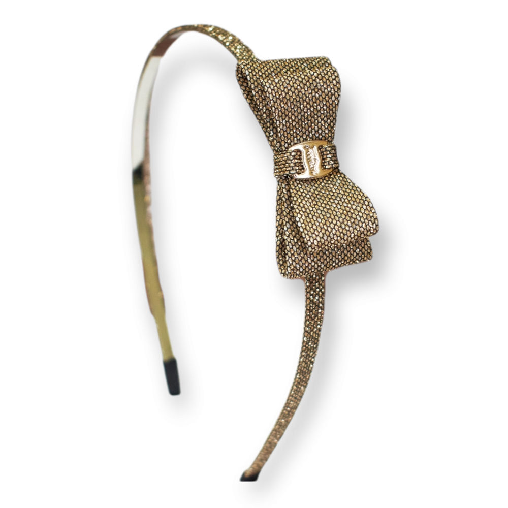 

dress your little girl in this lovely accessories and make