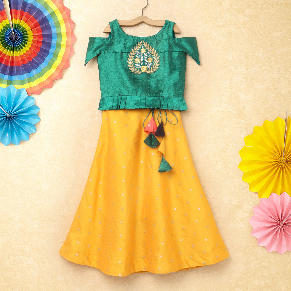 

features material cotton fit type slim the actual product may