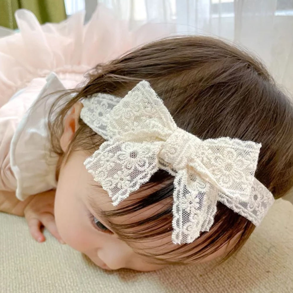 

dress your little girl in this lovely accessories and make
