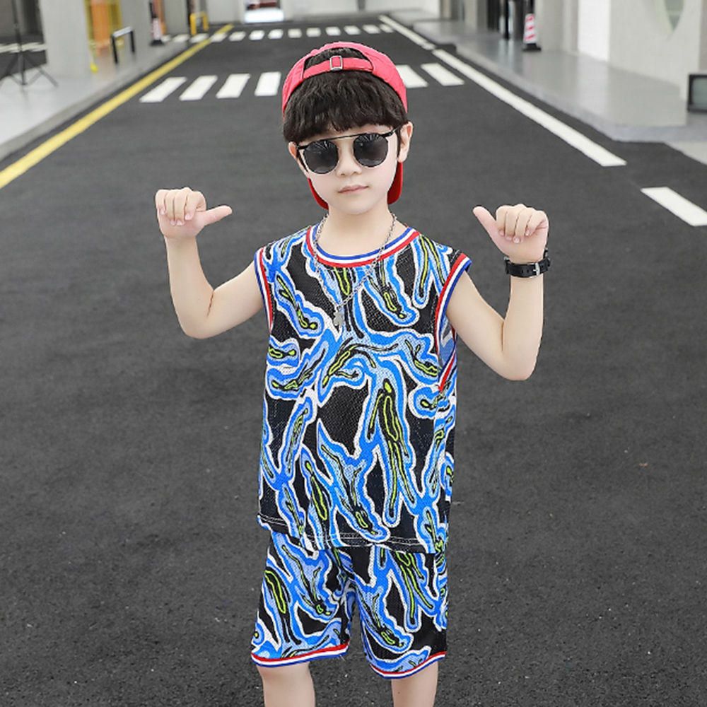 

features material 100 polyester the actual product may differ slightly