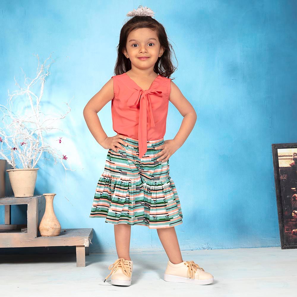

features top material crepe bottom material printed cotton lycra the