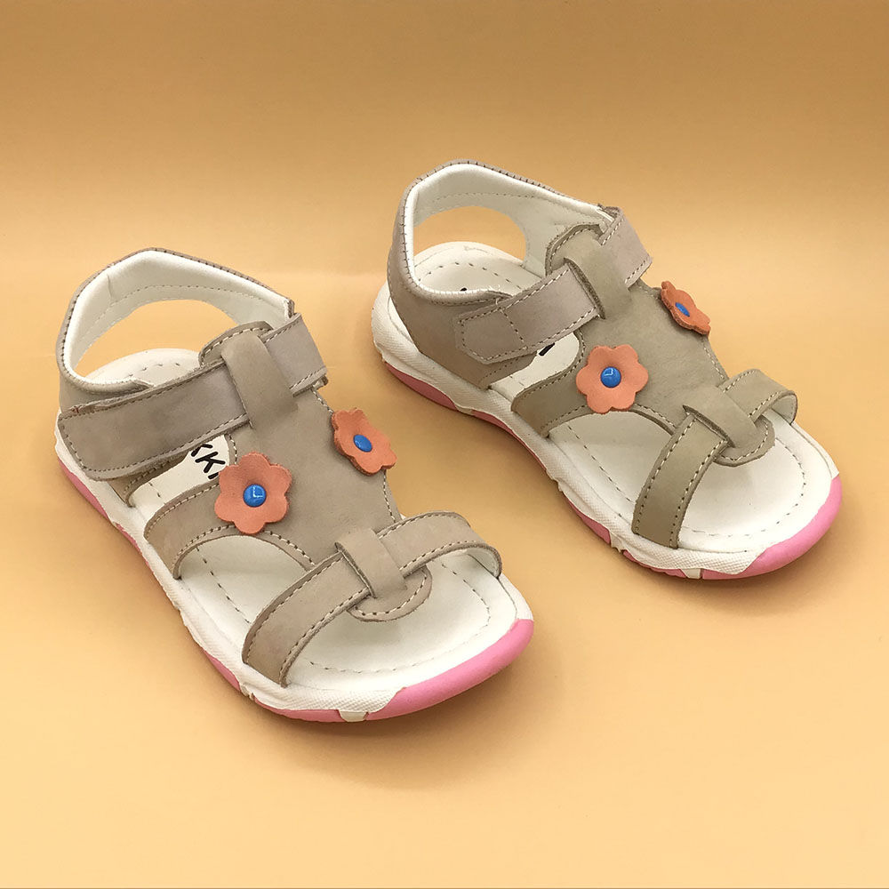 

features outer sole synthetic leather the actual product may differ
