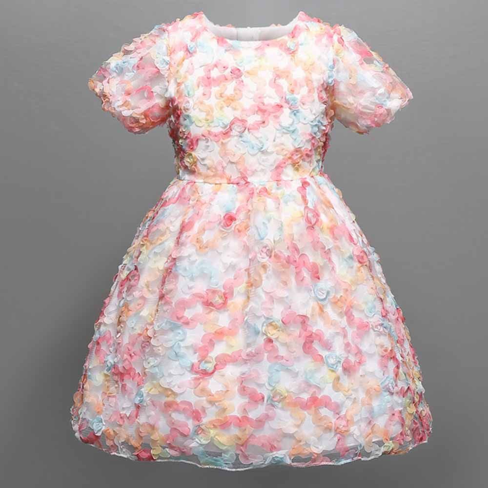 

features material 100 polyester the actual product may differ slightly