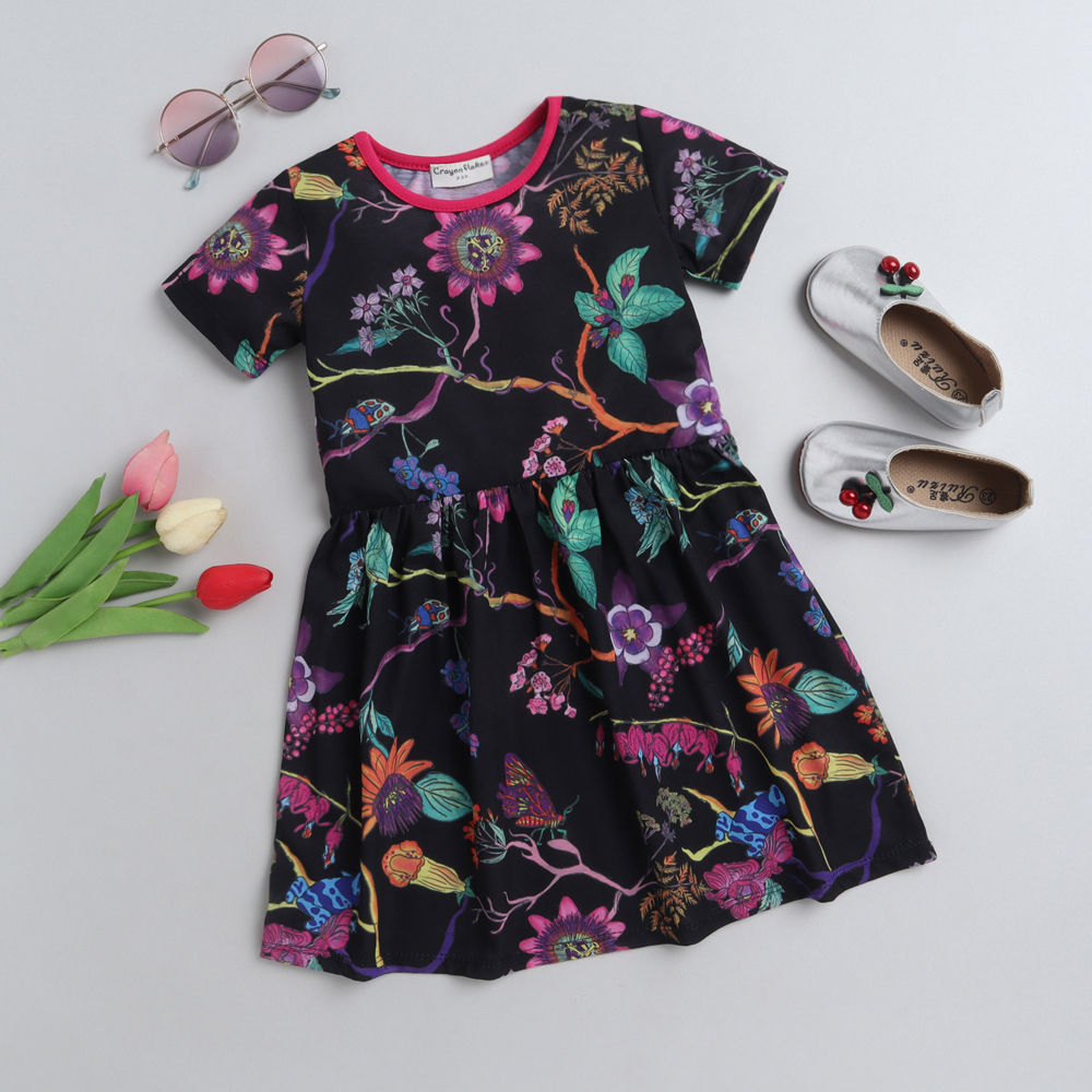 

features material 100 polyester the actual product may differ slightly