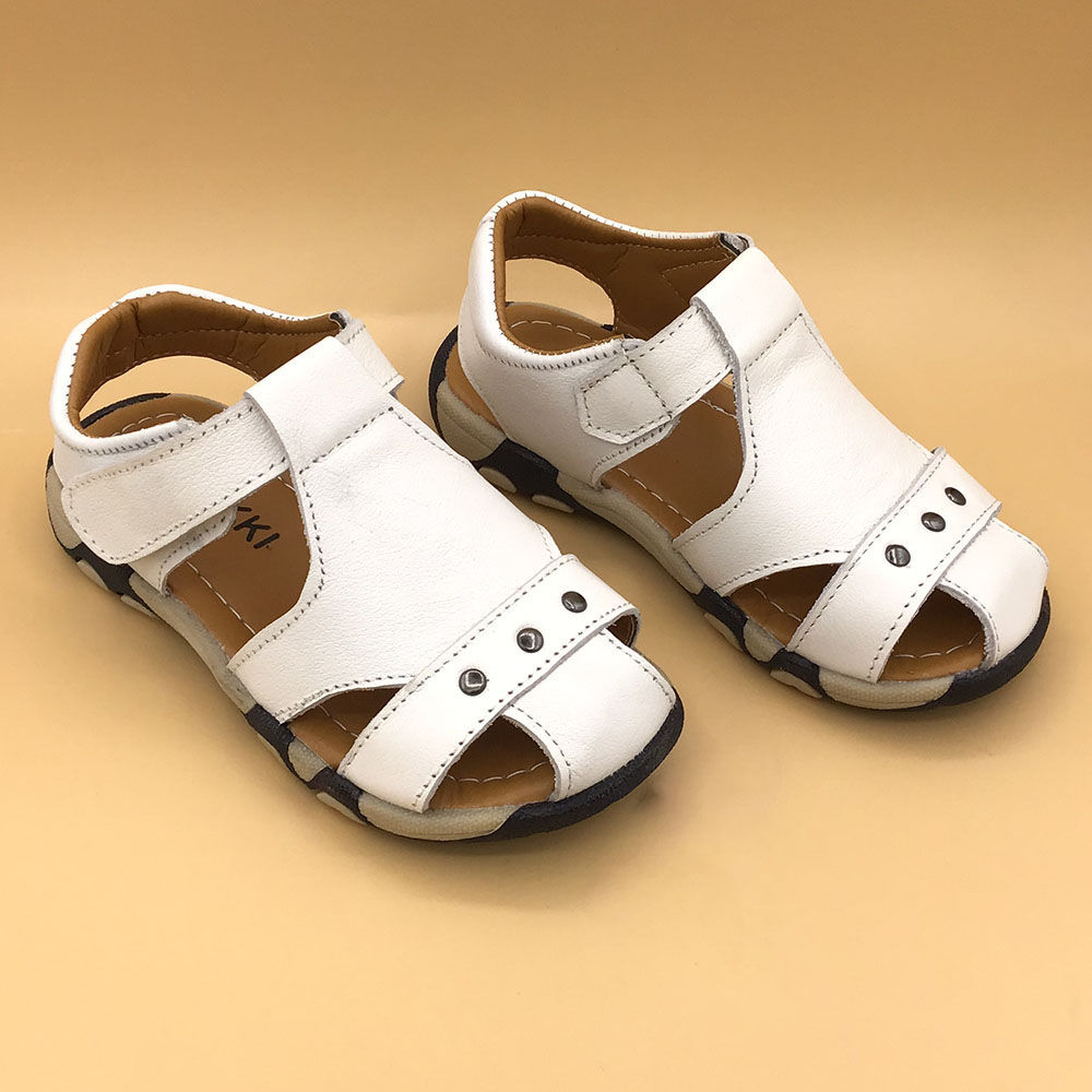 

features outer sole synthetic leather the actual product may differ