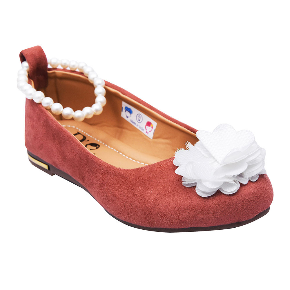 

features upper material 100 pu sole material 100 rubber the