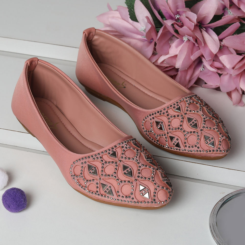 

features upper material 100 pu sole material 100 tpr the