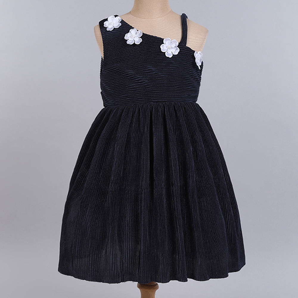 

features material polyester blend the actual product may differ slightly
