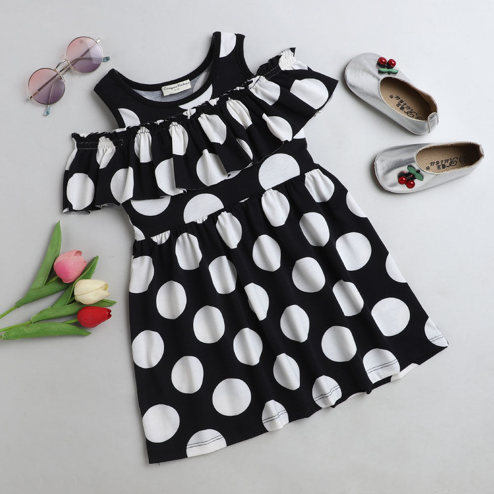 

features material polyester blend fit type slim the actual product