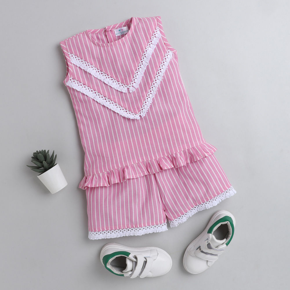 

features top material 100 cotton bottom material 100 cotton the