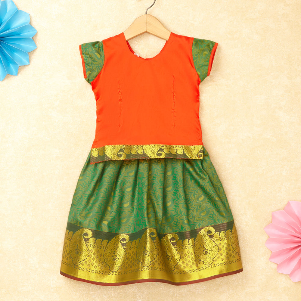 

features material silk the actual product may differ slightly in