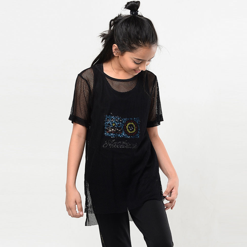 

features material 100 polyester the actual product may differ slightly