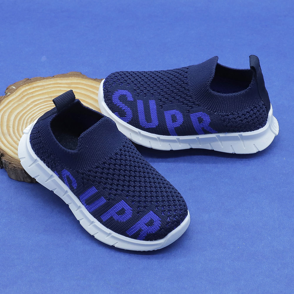 

features upper material fabric sole material padded the actual product