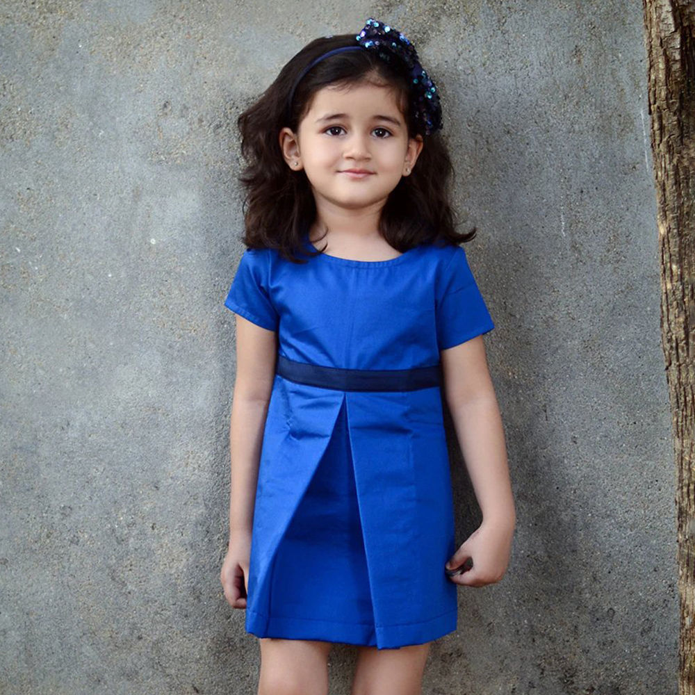 

features fabric 100 cotton round neck sleeveless what s included