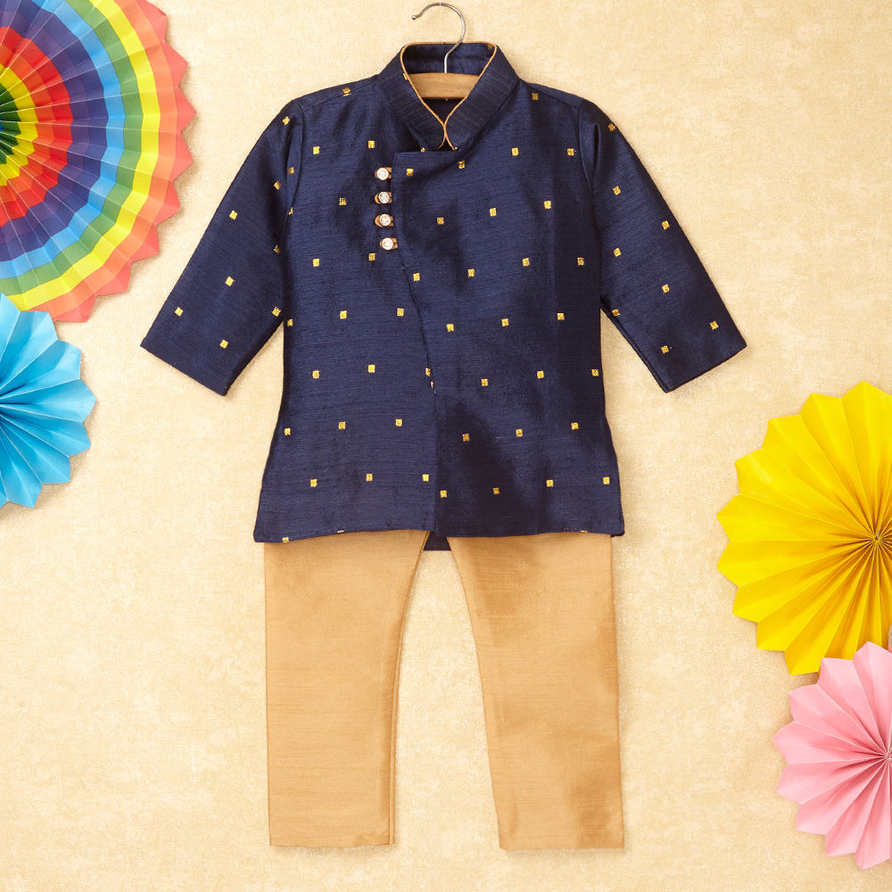 

features material silk the actual product may differ slightly in