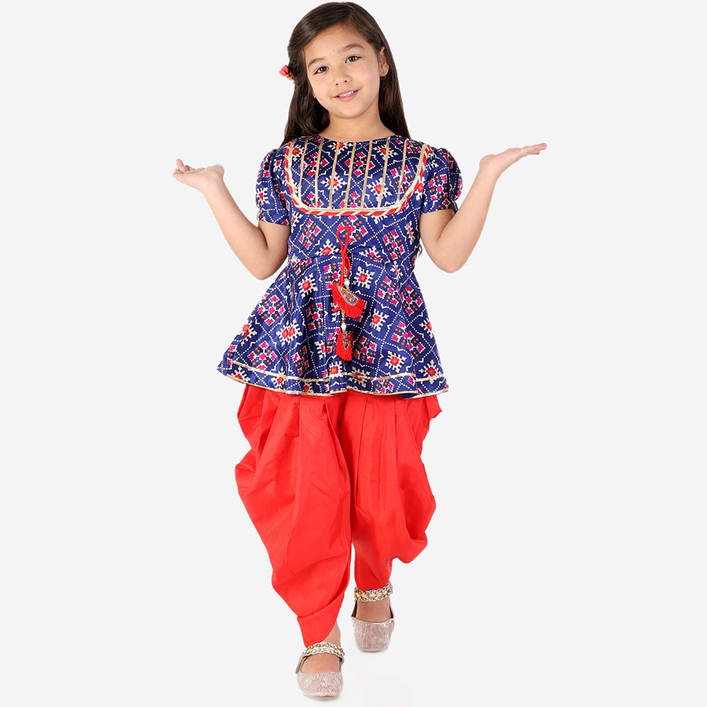

features material 100 polyester the actual product may differ slightly