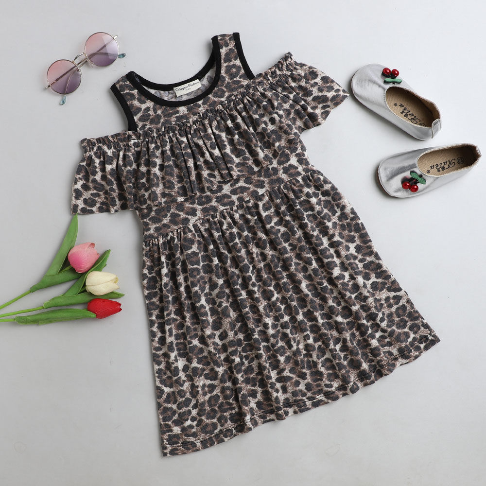 

features material polyester blend fit type slim the actual product