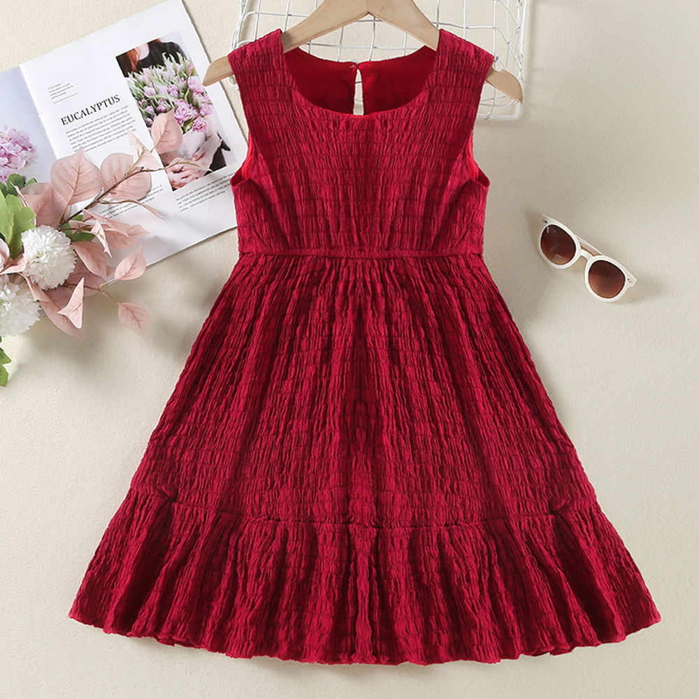 

features material 100 polyester the actual product may differ slightly