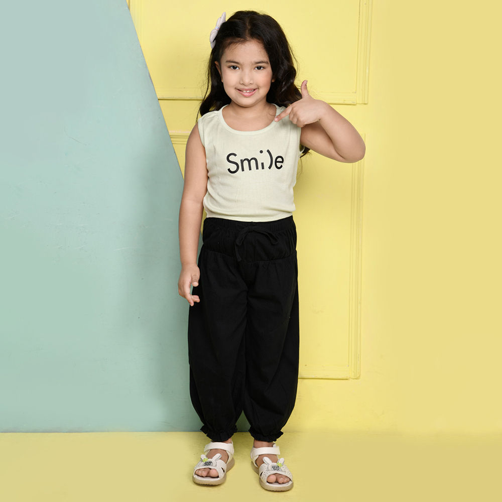 

features upper material 100 cotton bottom material 100 cotton the