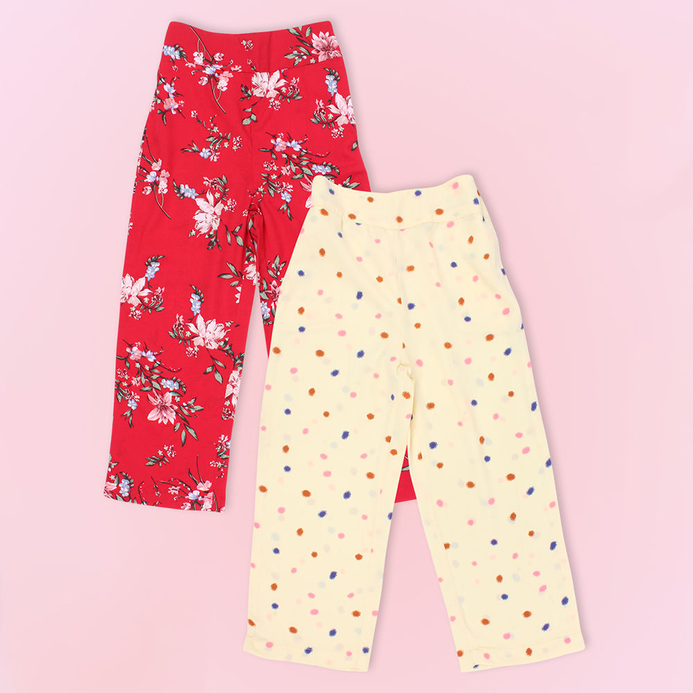 

features material polyester amp georgette the actual product may differ