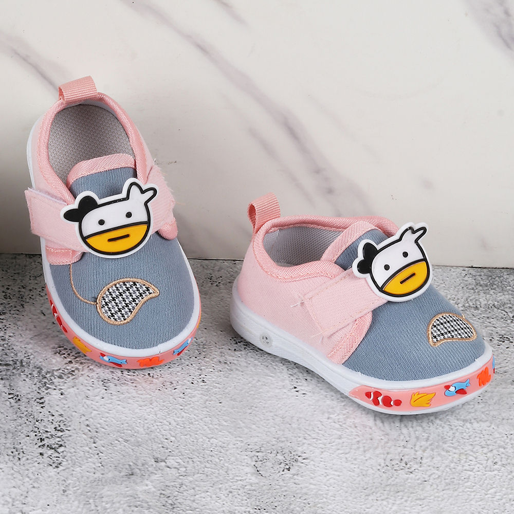 

features upper material 100 cotton sole material 100 padded the