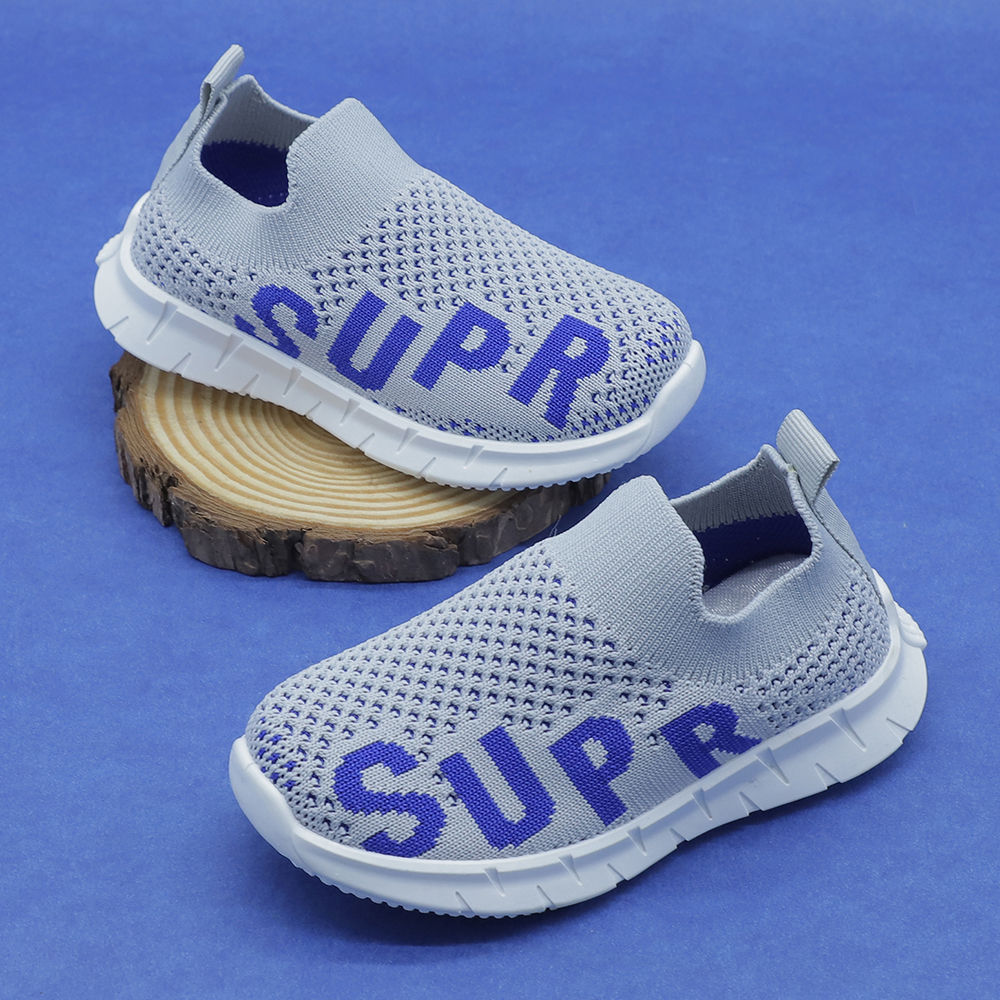 

features upper material fabric sole material padded the actual product
